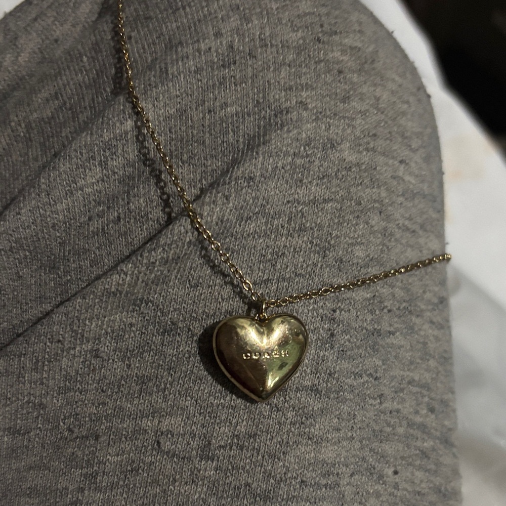 Couch Heart Pendant Necklace new not worn - Picture 2 of 2